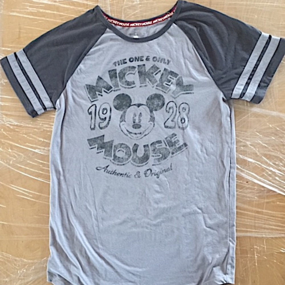 💥Disney Parks Mickey Mouse Tee SZ M/L